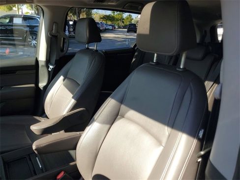 Used 2023 Honda Odyssey Touring image 18