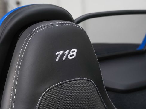 Used 2022 Porsche 718 Boxster RWD image 30