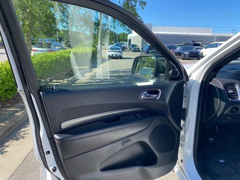Used 2018 Dodge Durango GT w/ Blacktop Package RWD image 10