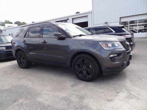 Used 2019 Ford Explorer Sport w/ Equipment Group 401A image 2