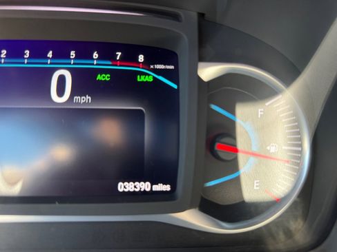 Used 2022 Honda Pilot Touring image 11