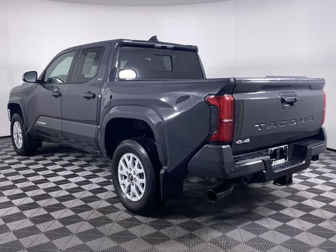 Used 2025 Toyota Tacoma SR5 w/ SR5 Upgrade Package AWD/4WD image 26
