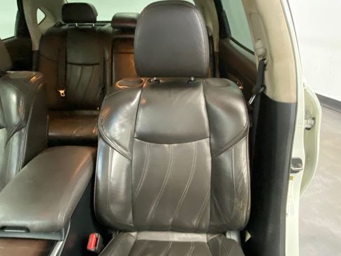 Used 2016 INFINITI Q70 L 3.7 w/ Deluxe Touring Package image 22