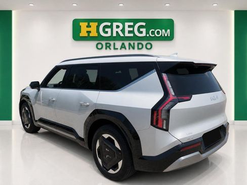 Used 2024 Kia EV9 Land AWD/4WD image 2