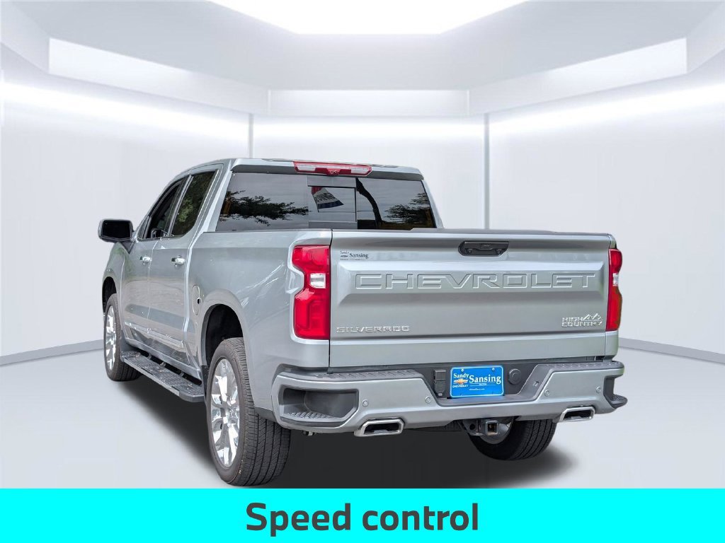 Used 2025 Chevrolet Silverado 1500 High Country w/ Technology Package AWD/4WD image 4