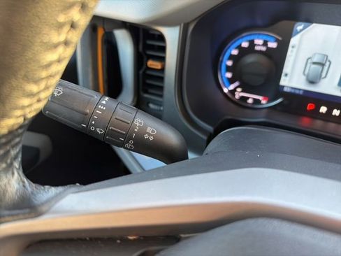 Used 2023 Ford Bronco Badlands image 39