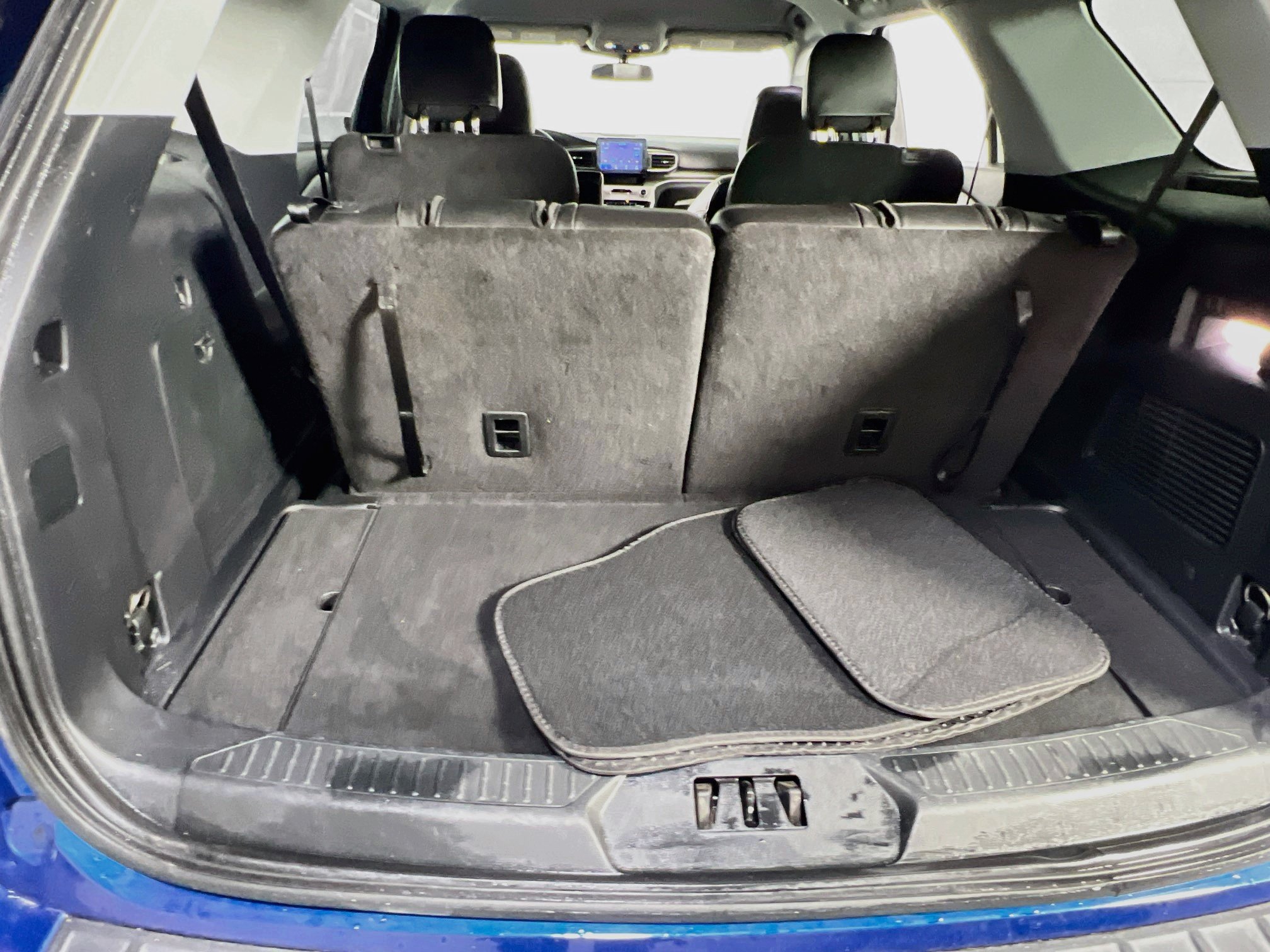 Used 2022 Ford Explorer XLT w/ Equipment Group 202A AWD/4WD image 24