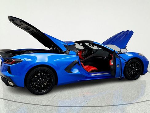 Used 2025 Chevrolet Corvette Stingray Preferred Cpe w/ Battery Protection Package RWD image 13