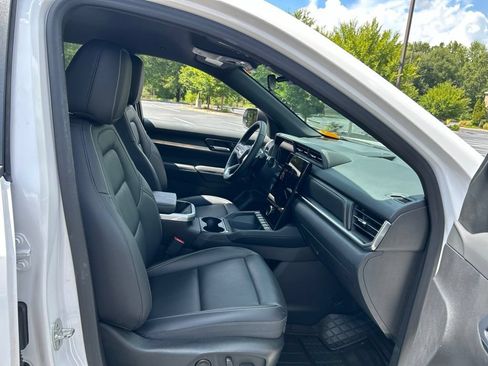 Used 2025 GMC Terrain Elevation w/ Elevation Premium Package AWD/4WD image 47