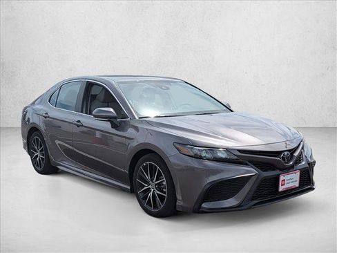 Certified 2024 Toyota Camry SE w/ Cold Weather Package AWD/4WD image 3