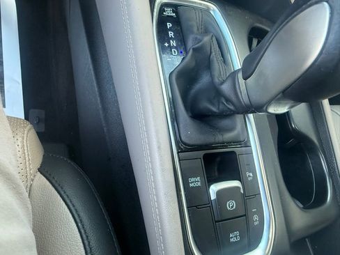 Used 2019 Hyundai Santa Fe Limited w/ Cargo Package image 17