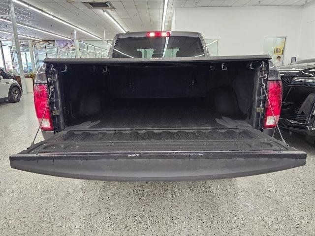 Used 2018 RAM 1500 Express AWD/4WD image 40