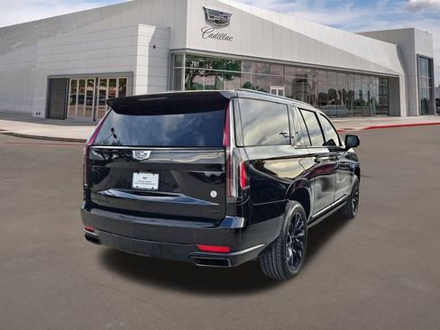 Used 2024 Cadillac Escalade ESV Sport Platinum image 3