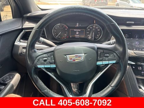 Used 2022 Cadillac XT6 Premium Luxury FWD image 9