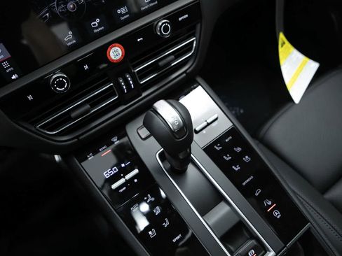 New 2026 Porsche Macan AWD/4WD image 28