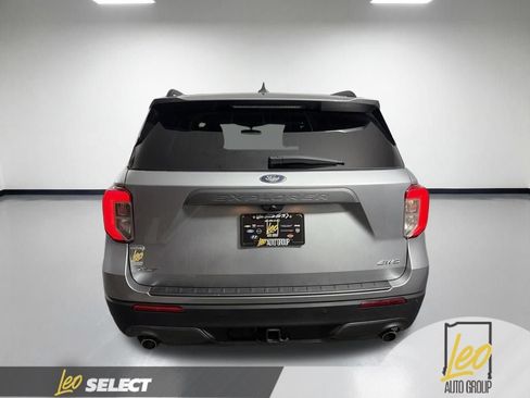 Used 2023 Ford Explorer XLT w/ Equipment Group 202A AWD/4WD image 7