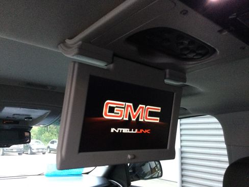 Used 2016 GMC Yukon SLT w/ Open Road Package AWD/4WD image 9
