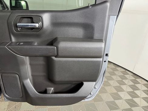 Used 2022 Chevrolet Silverado 1500 Custom Trail Boss AWD/4WD image 19