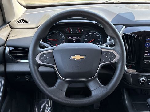 Used 2021 Chevrolet Traverse LS FWD image 21