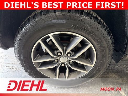 Used 2017 Jeep Grand Cherokee Limited AWD/4WD image 9