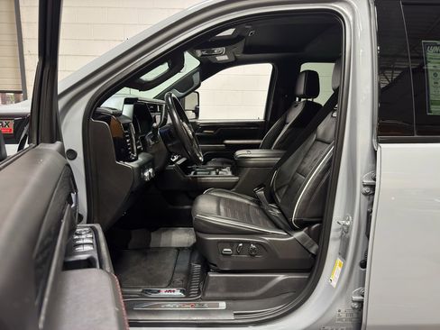 Used 2024 GMC Sierra 2500 AT4X image 21