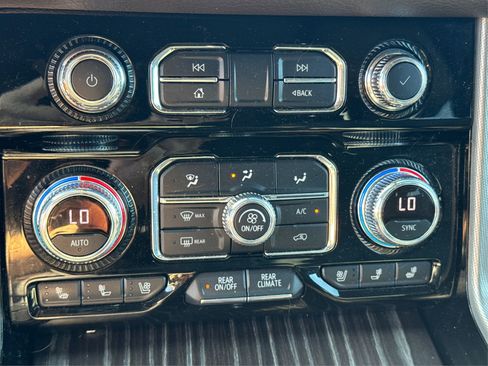 Used 2021 GMC Yukon Denali image 30