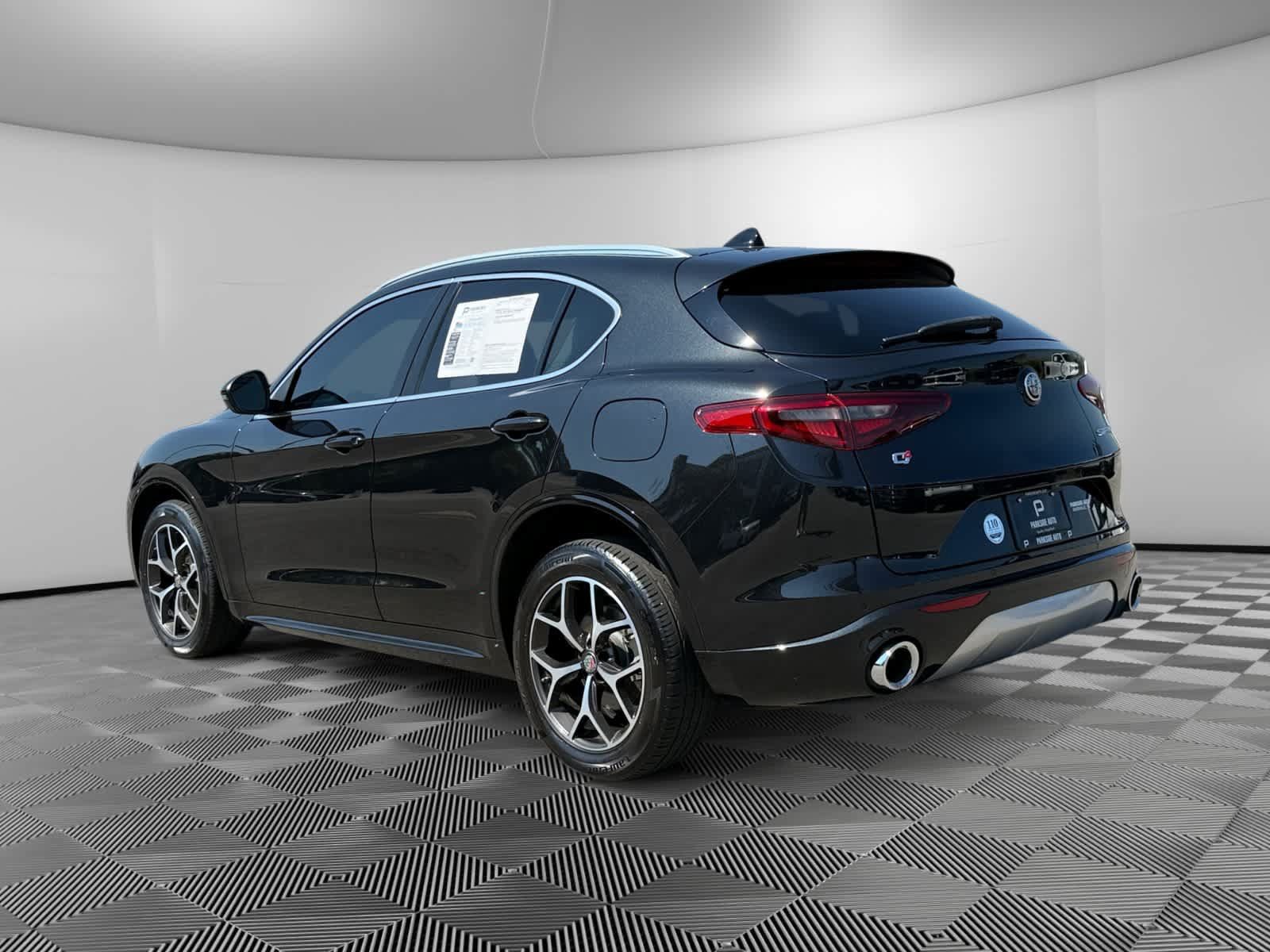 Used 2021 Alfa Romeo Stelvio Ti w/ Active Assist 2 Package TI AWD/4WD image 3