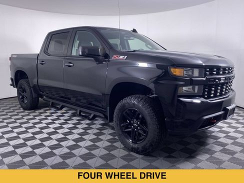 Certified 2021 Chevrolet Silverado 1500 Custom Trail Boss w/ LPO, Dark Essentials Package AWD/4WD image 18