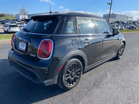 Used 2022 MINI Cooper 4-Door Hardtop image 3