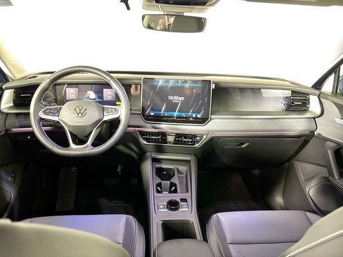 New 2026 Volkswagen Tiguan SE image 12