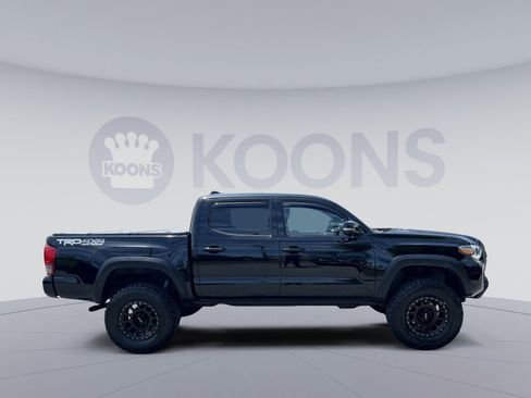 Used 2016 Toyota Tacoma TRD Off-Road AWD/4WD image 8