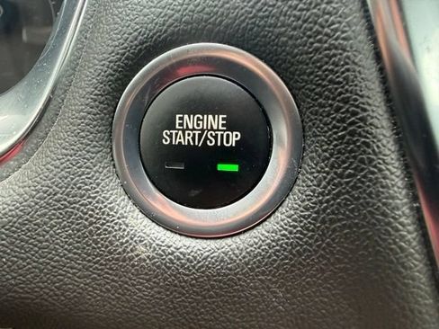 Used 2023 Chevrolet Traverse LT FWD image 22