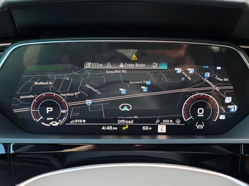 Used 2022 Audi e-tron Premium Plus AWD/4WD image 27