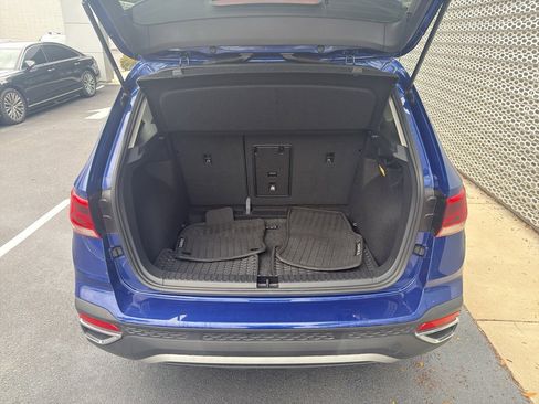 Used 2023 Volkswagen Taos SE w/ Panoramic Sunroof Package image 10