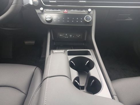 New 2025 Hyundai Sonata Limited FWD image 11