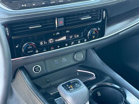 Used 2023 Nissan Rogue Platinum w/ Platinum Premium Package image 23