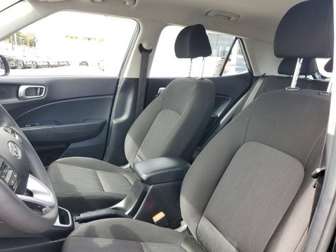 Used 2026 Hyundai Venue SE FWD image 13