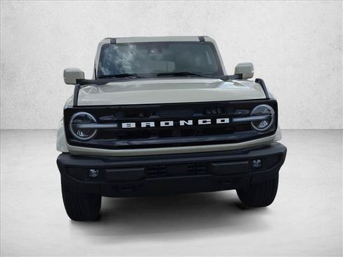 Used 2025 Ford Bronco Outer Banks AWD/4WD image 2