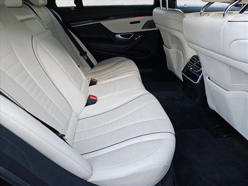 Used 2017 Mercedes-Benz S 550 Sedan image 19