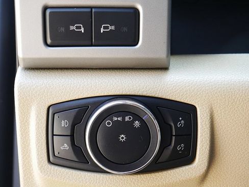 Used 2015 Ford F150 Lariat AWD/4WD image 28