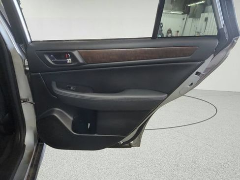 Used 2017 Subaru Outback 2.5i Limited AWD/4WD image 27