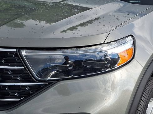 Used 2020 Ford Explorer XLT w/ Comfort Package AWD/4WD image 9