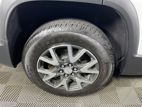 Used 2022 GMC Acadia SLE w/ Driver Convenience Package FWD image 14