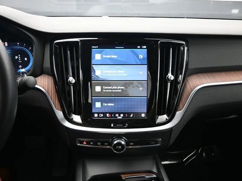 Used 2023 Volvo S60 B5 Plus w/ Climate Package image 12