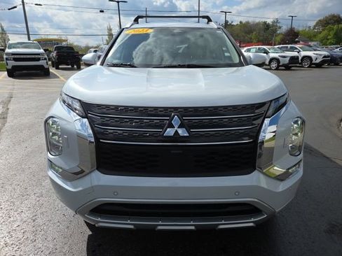 Used 2023 Mitsubishi Outlander SEL AWD/4WD image 2