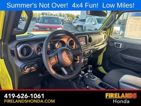Used 2023 Jeep Wrangler Sport AWD/4WD image 16