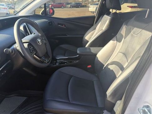 Used 2022 Toyota Prius Limited image 9