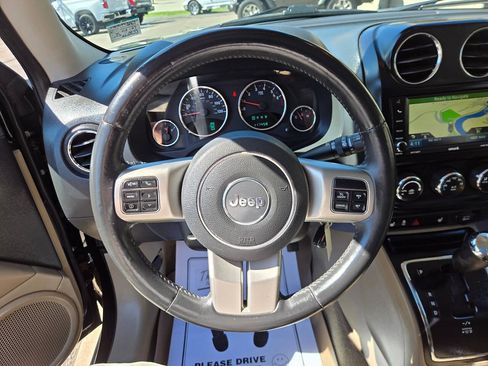 Used 2012 Jeep Patriot Limited w/ Sun/Sound Group AWD/4WD image 11