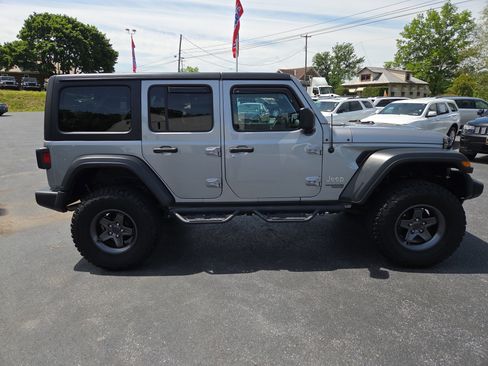 Certified 2018 Jeep Wrangler Unlimited Sport S AWD/4WD image 2