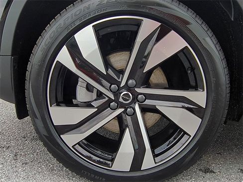 New 2026 Volvo XC40 B5 Plus w/ Protection Package Premier image 22